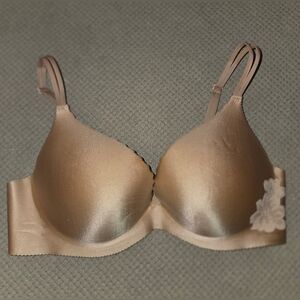 Angels Secret Embrace Victoria's Secret bra 34C tan/nude SECRET EMBRACE PUSH UP